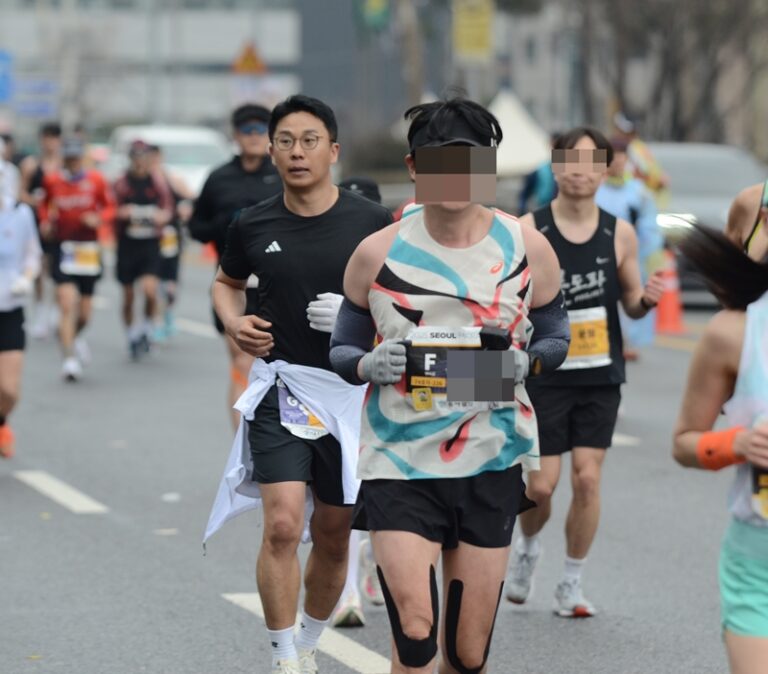 마라톤 대회 러닝 장면